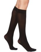 Hue Flat Knit Knee Socks - Lyst