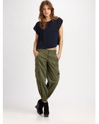 Alice + Olivia Cropped Cargo Pants - Lyst
