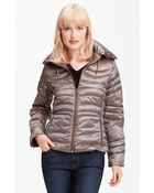 Bernardo Iridescent Packable Down Jacket - Lyst