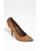 Vera Wang Footwear Tammy Pump - Lyst
