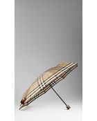 Burberry Folding Check Umbrella - Lyst