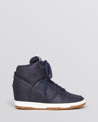 nike lace up high top sneakers
