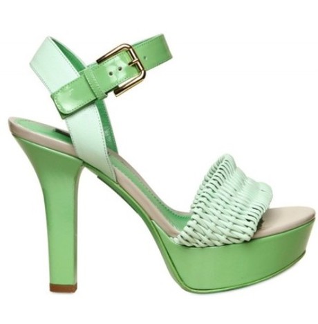 Shoe of the moment: woven leather sandal by Dolce & Gabbana