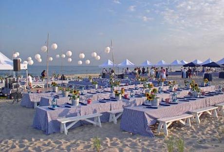 Hamptons beach part chic by Oscar de la Renta