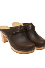 No. 6 Clog with Plait Detail