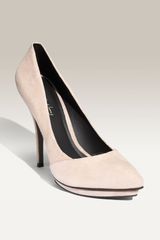Elizabeth And James Fallin Pump