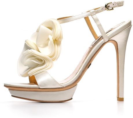 badgley mischka ruffle shoes