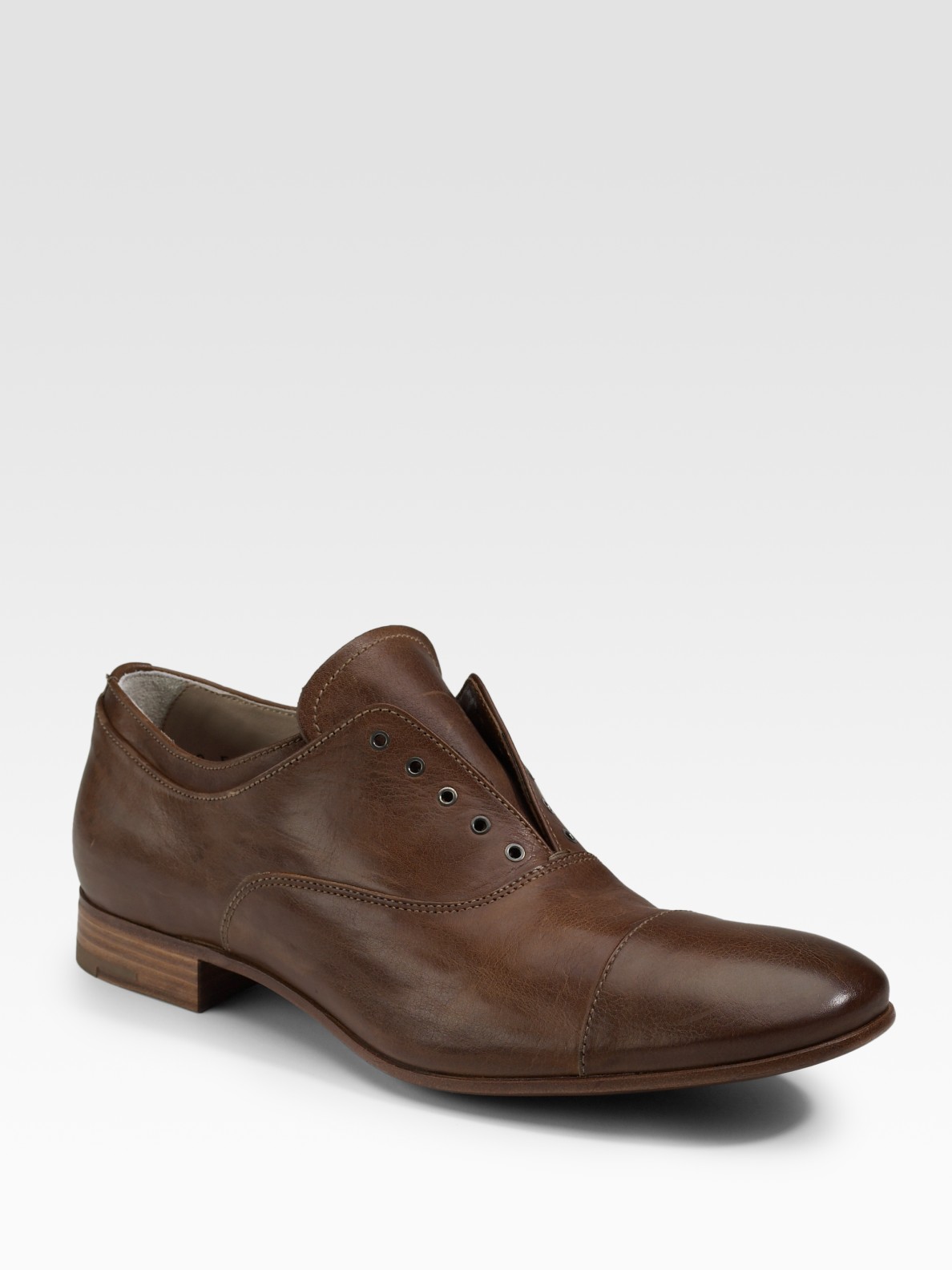 laceless oxfords