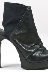 Vera Wang Lavender Black Carlen Heel