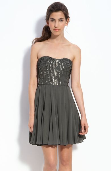 Calvin Klein Strapless Chiffon Dress with Sequin Trim in Gray (gunmetal) - Lyst