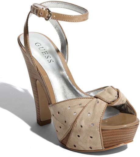Guess Kaylinay Sandal in Beige (taupe multi) - Lyst