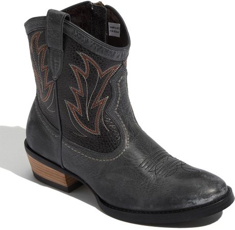 duck boots wiki