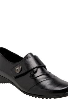 Munro Tour Flat - Lyst