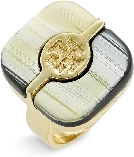 Tory Burch Split Plate Logo Ring in Gold (horn) - Lyst