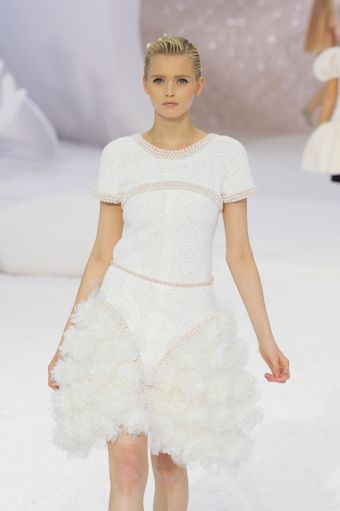 Chanel Spring 2012 Skinny White Pearl Belt - Lyst