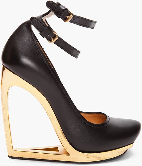 Lanvin Escarpen Compense Heels in Black - Lyst