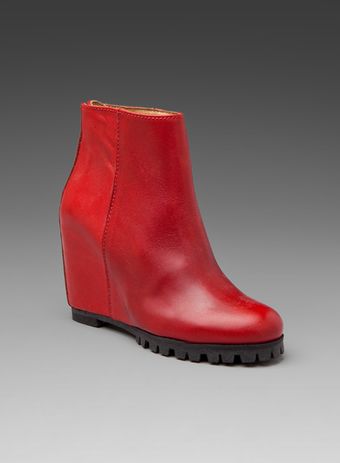  Zip Back Bootie 