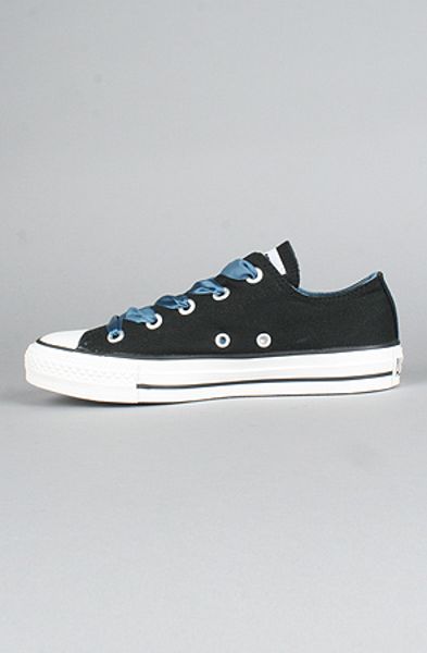 black converse high tops with black laces