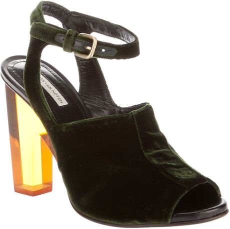 Dries Van Noten Textured Pump in Green - Lyst