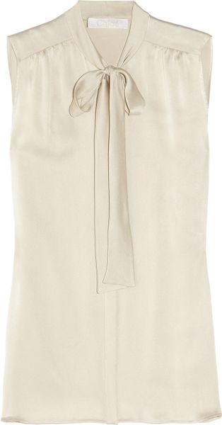 Chloé Pussybow Silksatin Top in Beige (oyster) - Lyst