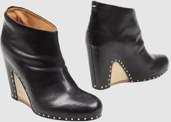  Shoe Boots 