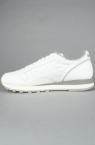 reebok classic sneakers in white leather