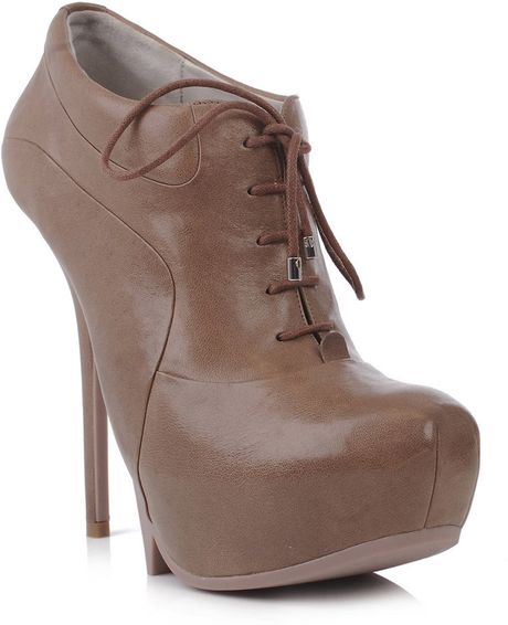Camilla Skovgaard Leather LaceUp Shoes in Brown (taupe) - Lyst