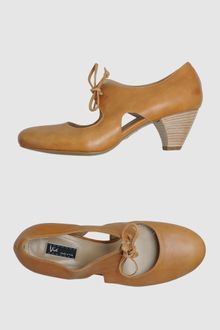 Vic Closedtoe Slipons - Lyst