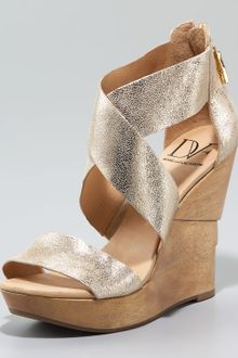Diane Von Furstenberg Opal Cracked Metallic Wedge Sandal - Lyst