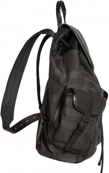 Burberry Smallpenkill Backpack in Black for Men | Lyst