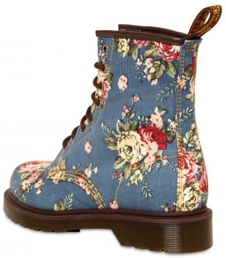 dr martens blue flowers