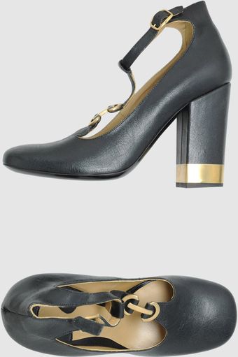 Chloé Closedtoe Slipons - Lyst