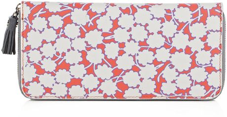 Dvf 1974 Zip Around Wallet in Pink (coral) - Lyst