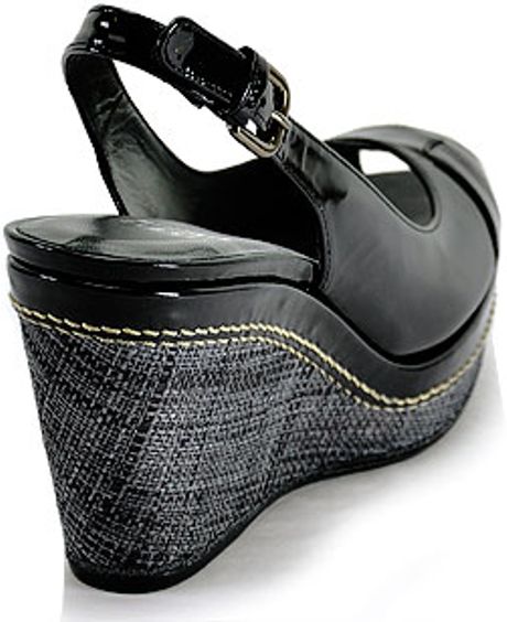 stuart weitzman patent leather wedge sandals