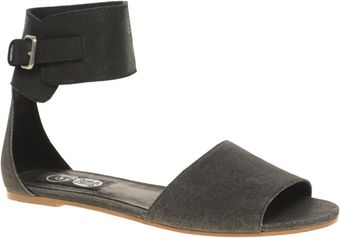  Saviour Sianii Cuffed Flat Sandals 
