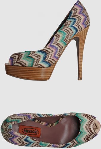  Pumps With Open Toe 