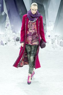 Chanel Fall 2012 Green Textured Skinny Cropped Pants - Lyst