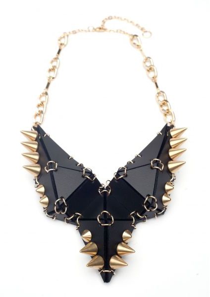 Eaburns Studded Stegosaurus Necklace in Black in Gold (black) - Lyst