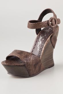 Alice + Olivia Joyce Snake Wedge Sandals - Lyst