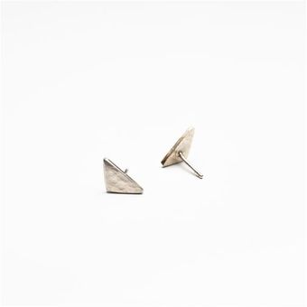 Cynthia Jones Jewelry Triangle Stud - Lyst