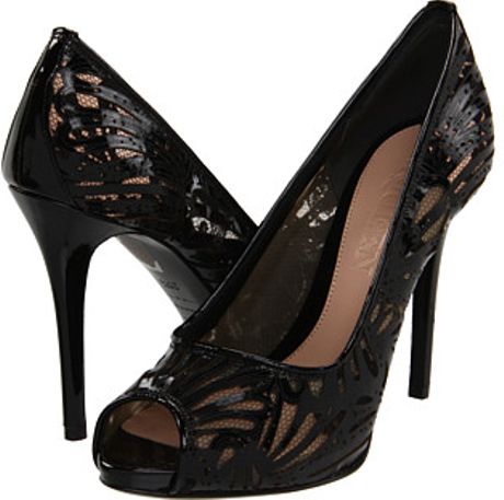 Alexander Mcqueen Laser Cut Patent Leather Pump in Black (b) - Lyst
