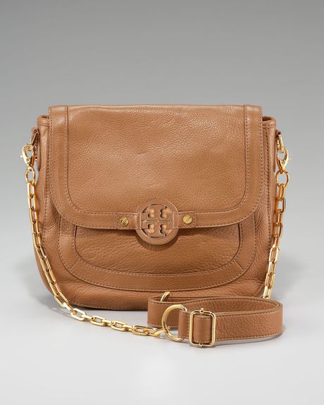 Tory Burch Amanda Pebbled Messenger in Brown (camel) - Lyst