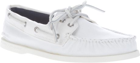 all white sperry shoes