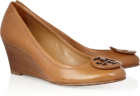 Tory Burch Sally Leather Wedge Pumps in Brown (tan) - Lyst