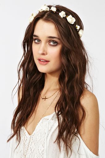 Nasty Gal Mulberry Rose Crown Ivory - Lyst