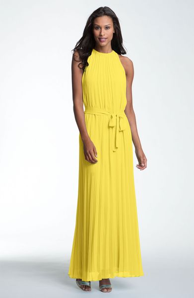 Donna Morgan Pleated Halter Chiffon Maxi Dress in Yellow (sunkist)