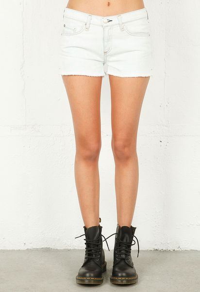 Rag & Bone Rag Bonejean Cut Off Short in Bleach Out in White (bone) - Lyst