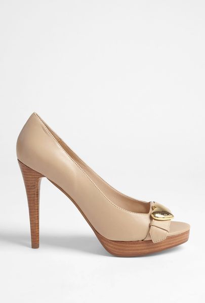 Love Moschino Nude Leather Platform Shoe in Beige (nude) - Lyst