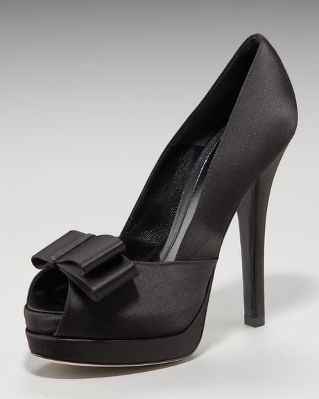Fendi Deco Satin Pump in Black - Lyst
