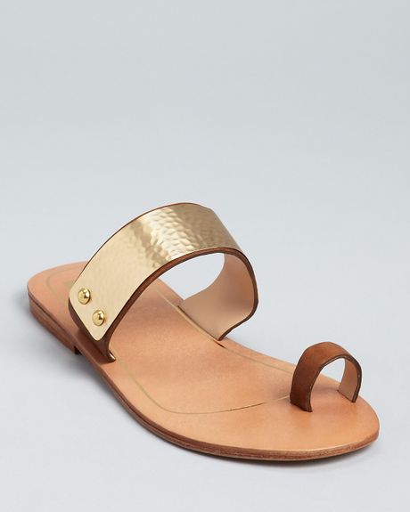 Dolce Vita Sandals Sachi Toe Wrap Flat in Gold (tan) | Lyst
